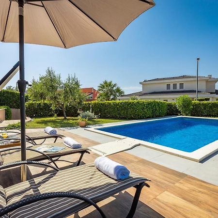 Lovely Istrian Apartment With A Private Swimming Pool And A Charming Garden Banjole Kültér fotó