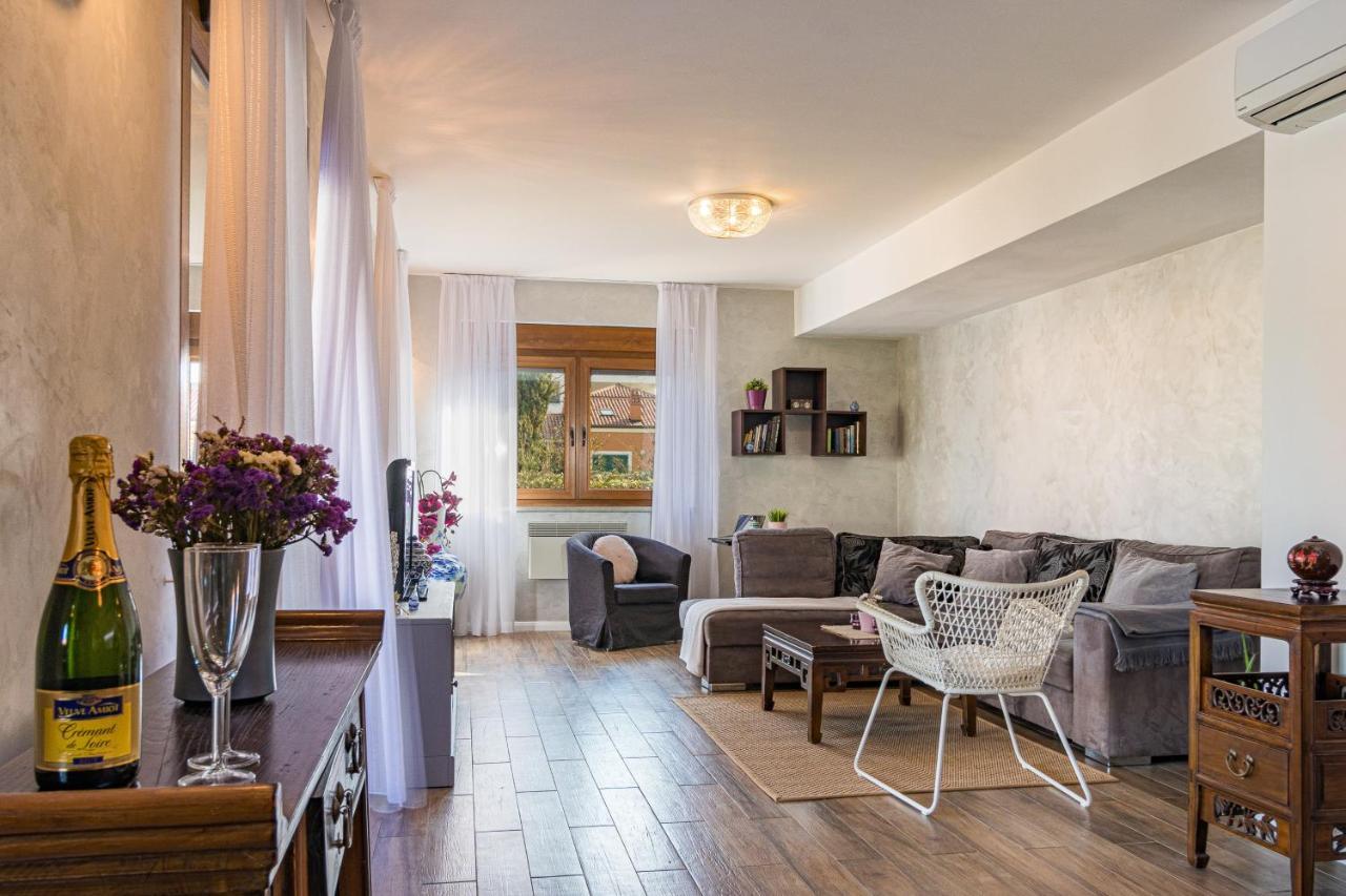 Lovely Istrian Apartment With A Private Swimming Pool And A Charming Garden Banjole Kültér fotó