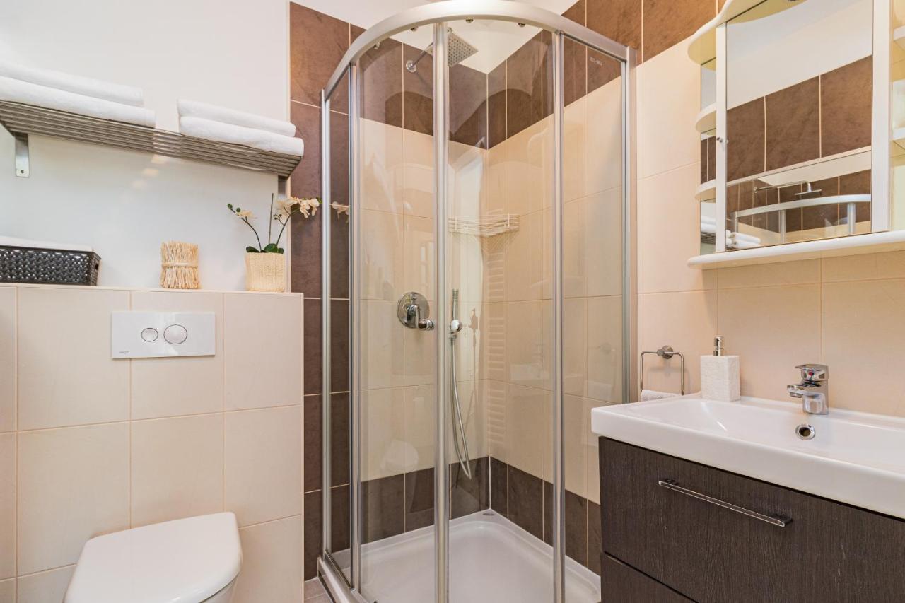 Lovely Istrian Apartment With A Private Swimming Pool And A Charming Garden Banjole Kültér fotó