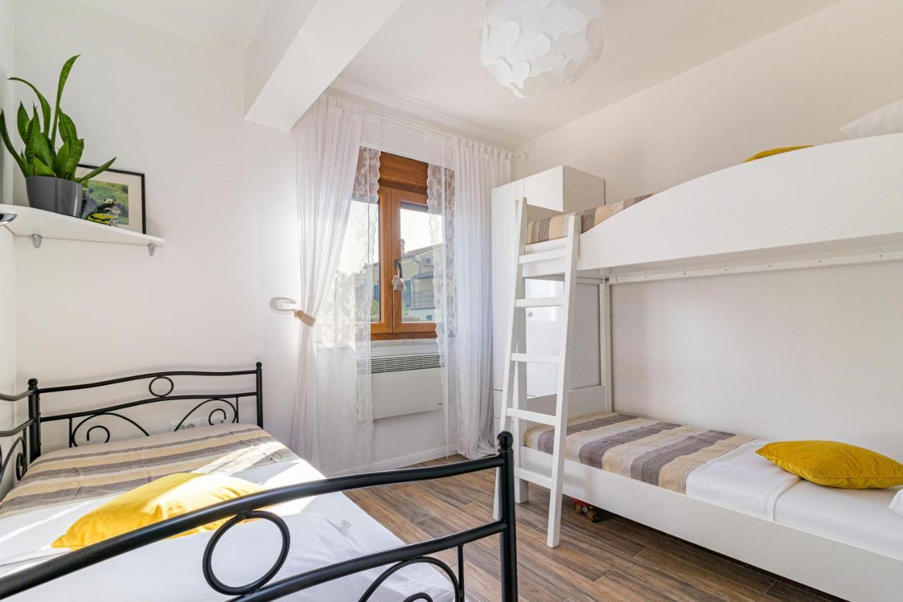 Lovely Istrian Apartment With A Private Swimming Pool And A Charming Garden Banjole Kültér fotó